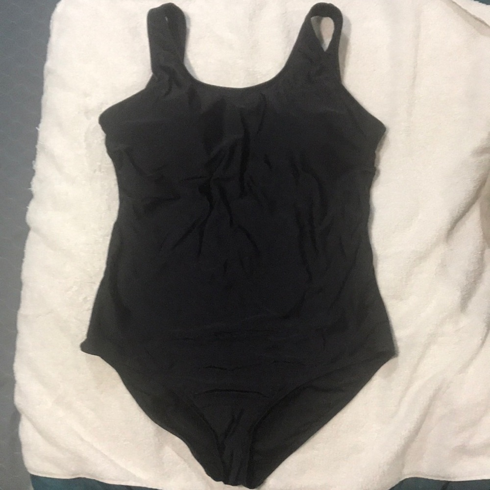 NWOT women’s one piece bathing suit